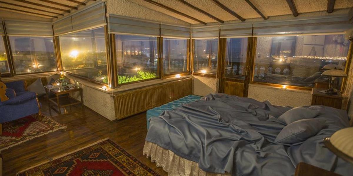 Romantizm - Jakuzili, Manzaralı, Balkonlu Taş Oda - 306